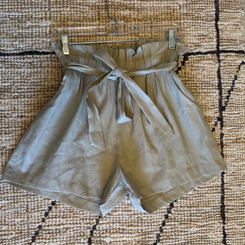 Shore Captiva Linen Tan Paperbag Waist Shorts size Medium NEW